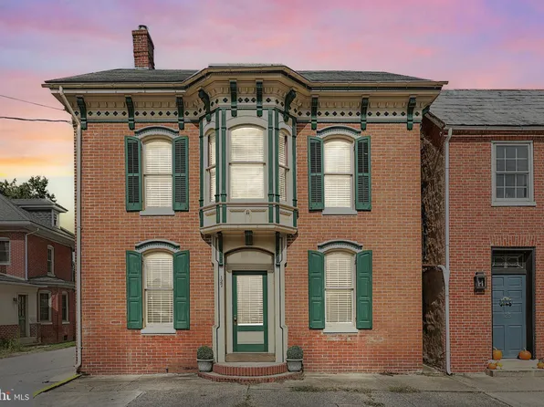 127 W King St, East Berlin, PA 17316