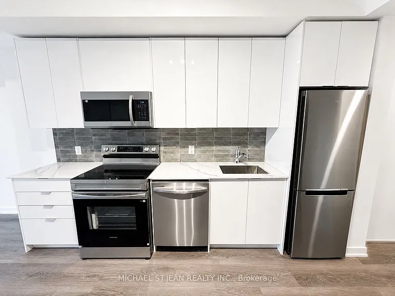 33 Erie Ave #1015 — Photo 10