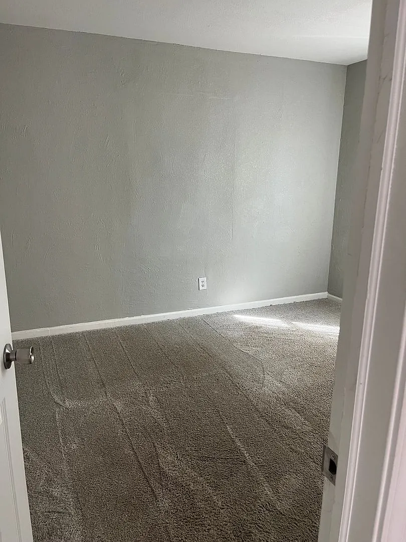 Charming 2-Bedroom 1 Bath house with attached Garage — Photo 3