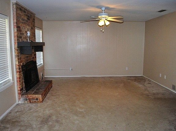 2nd image of 5005 Buttonwood Ln