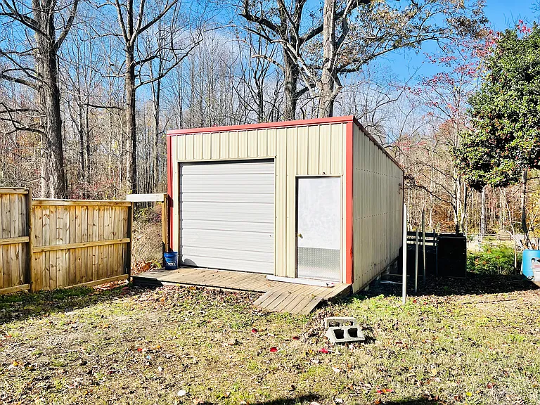 1727 Triangle Cir — Photo 44