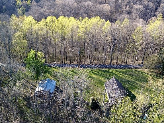 3rd image of 1314 Mud Hollow Rd