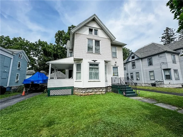 7 S Lewis St, Auburn, NY 13021