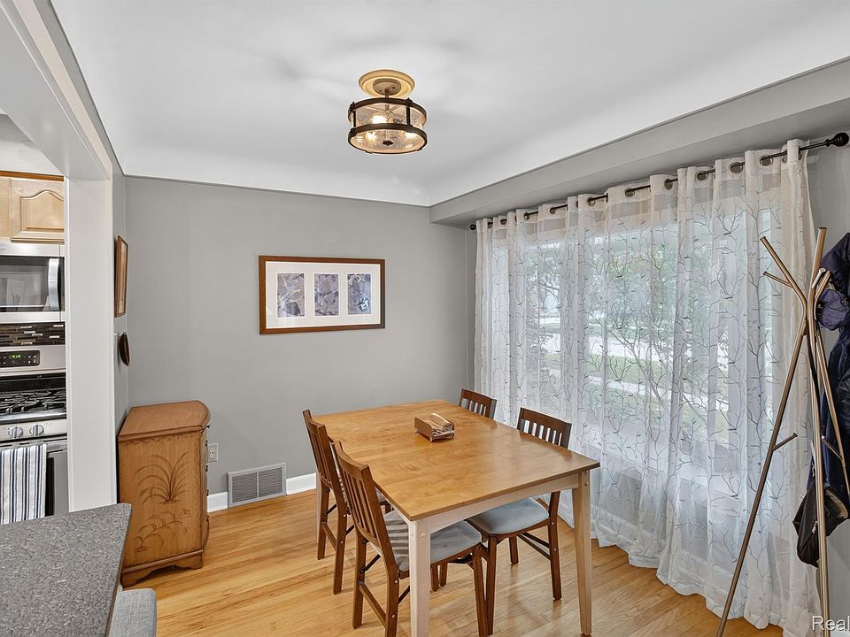 536 S Minerva Ave, photo 10
