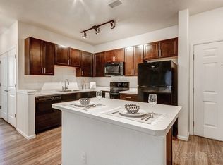 9287 E 105th Pl APT 301, Henderson, CO 80640