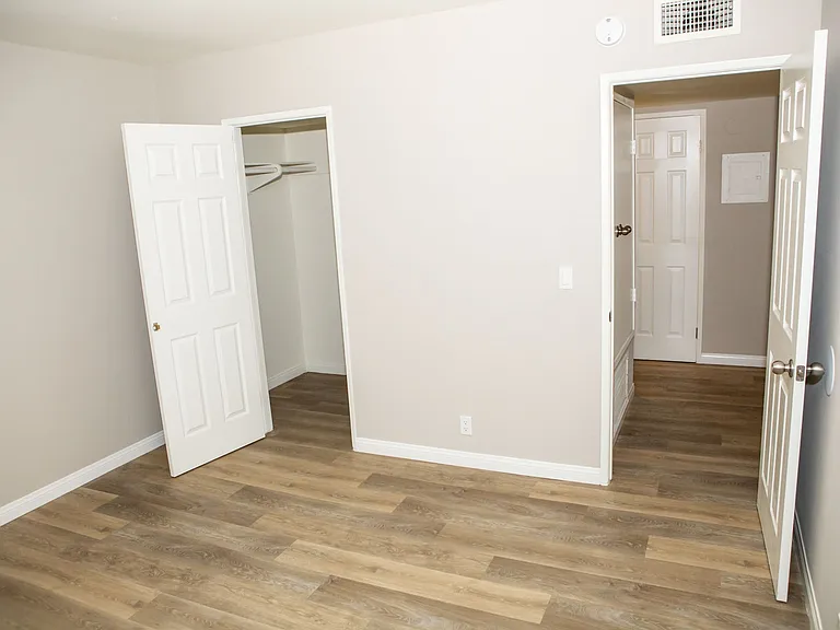 1418 Glenwood — Photo 23