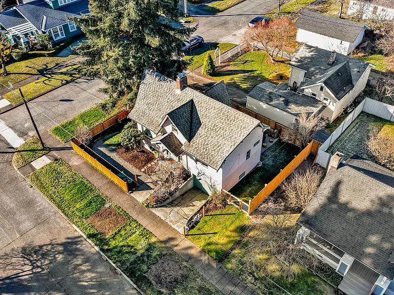 1804 Marion St — Photo 20