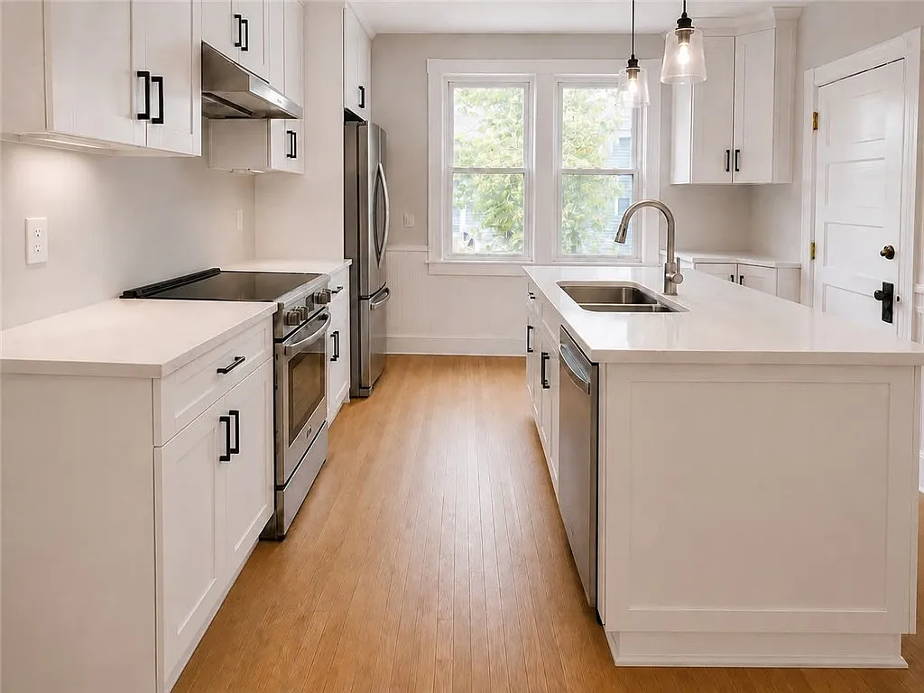 219 Cole Ave — Photo 2