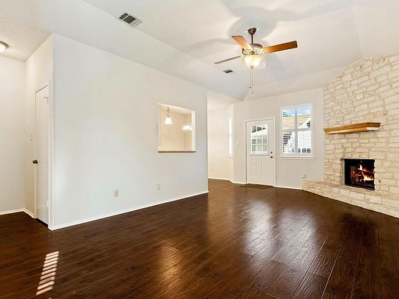 3rd image of 6501 Brush Country Rd APT 109