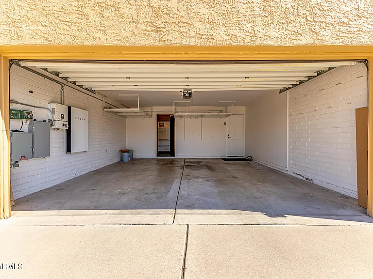 6517 S Hazelton Ln — Photo 32