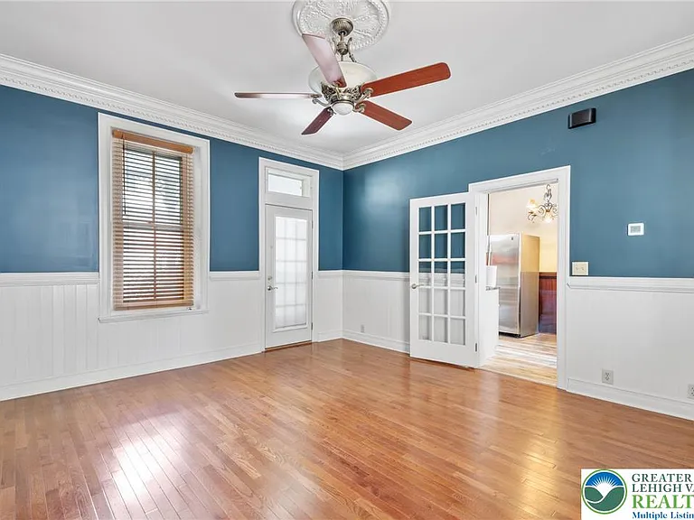 240 Franklin St #2 — Photo 7