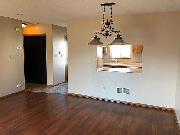 5th image of W163N11510 Windsor Ct #F