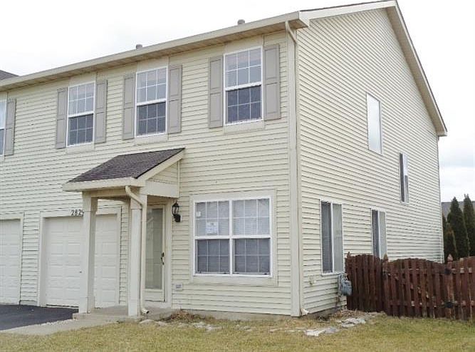 1st image of 2829 Oakmont Dr
