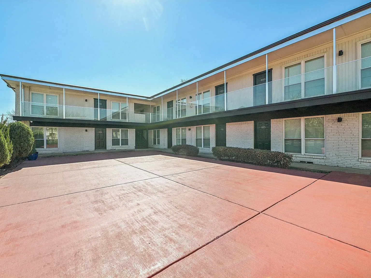 The Element on Live Oak — Photo 2