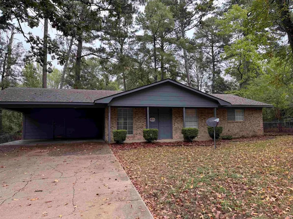 105 Rosebud Dr, Marshall, TX 75672