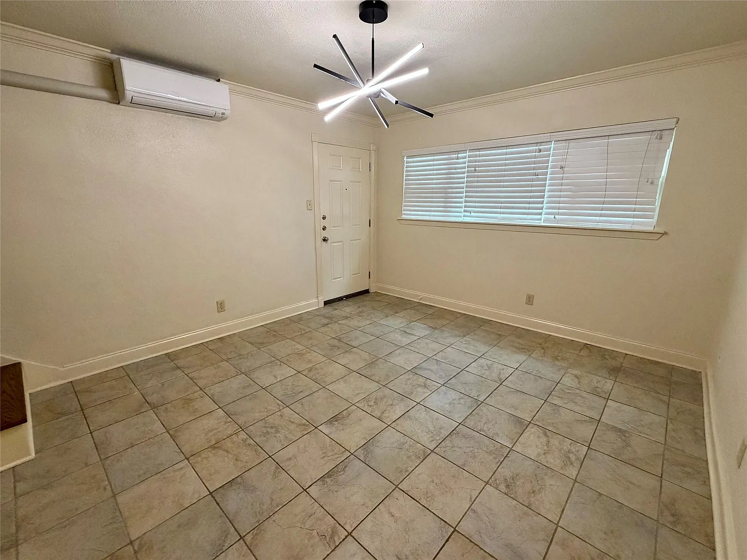 1 bed, 1.0 bath, 722 sqft, $1,000 — Photo 3