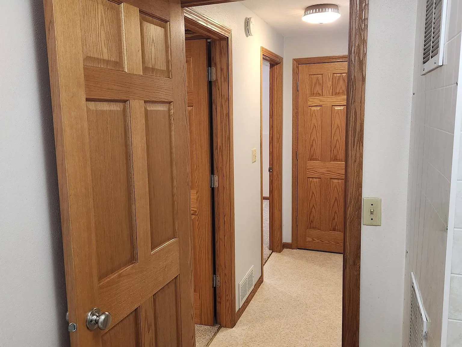 2 bed, 1.5 bath, $1,100 — Photo 4