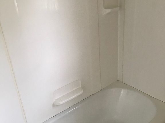 4th image of 835 Beaumont Ave