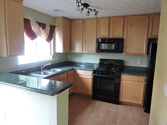 4th image of 219 Hiawassee Dr
