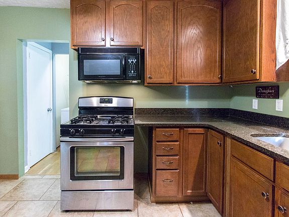5th image of 2702 Cecil Ave