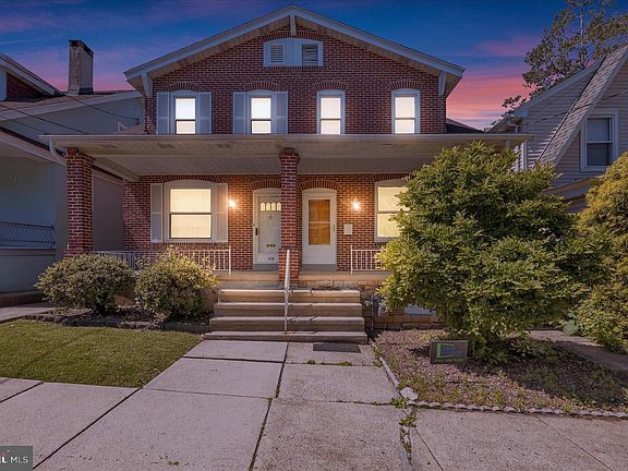 3rd image of 104 Carroll St