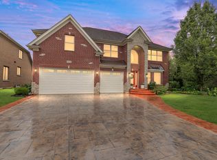 1535 S Douglas Ave, Arlington Heights, IL 60005