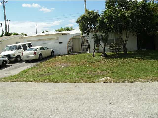 2nd image of 8718 Southampton Dr