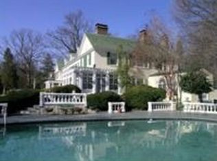 700 Country Club Dr, Greensboro, NC 27408