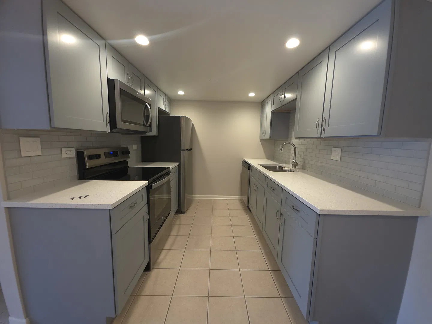 1 bed, 900 sqft, $1,800 — Photo 2