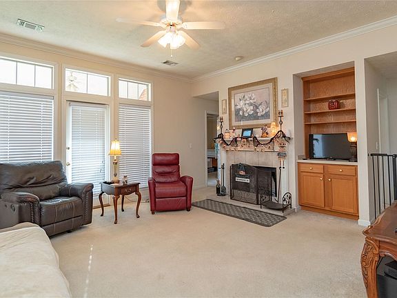 5th image of 1118 Hallwood Ln