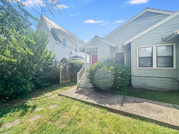 1004 Charlotte St #A, Austin, TX 78703