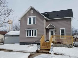 330 Kalman Ave, Readlyn, IA 50668