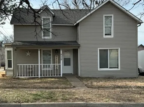 512 E 4th St, Ellsworth, KS 67439