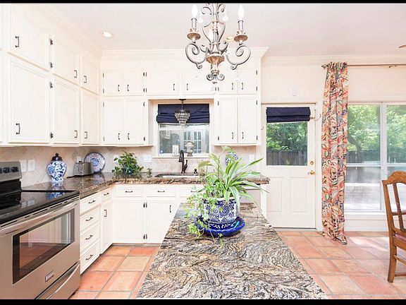 2nd image of 5007 Plantation Dr
