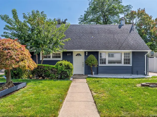 27 Park Lane, Bethpage, NY 11714