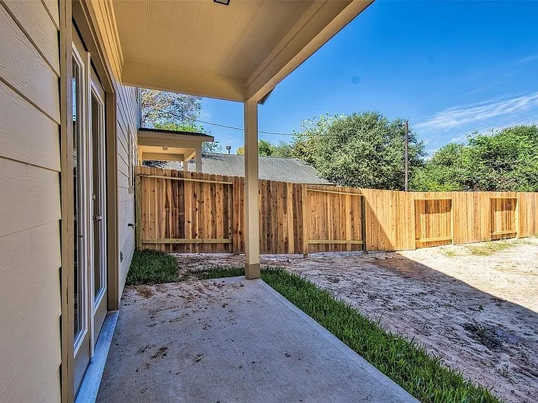 8142 Cabot St — Photo 18