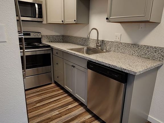 2nd image of 212 Boulder Creek Dr #5