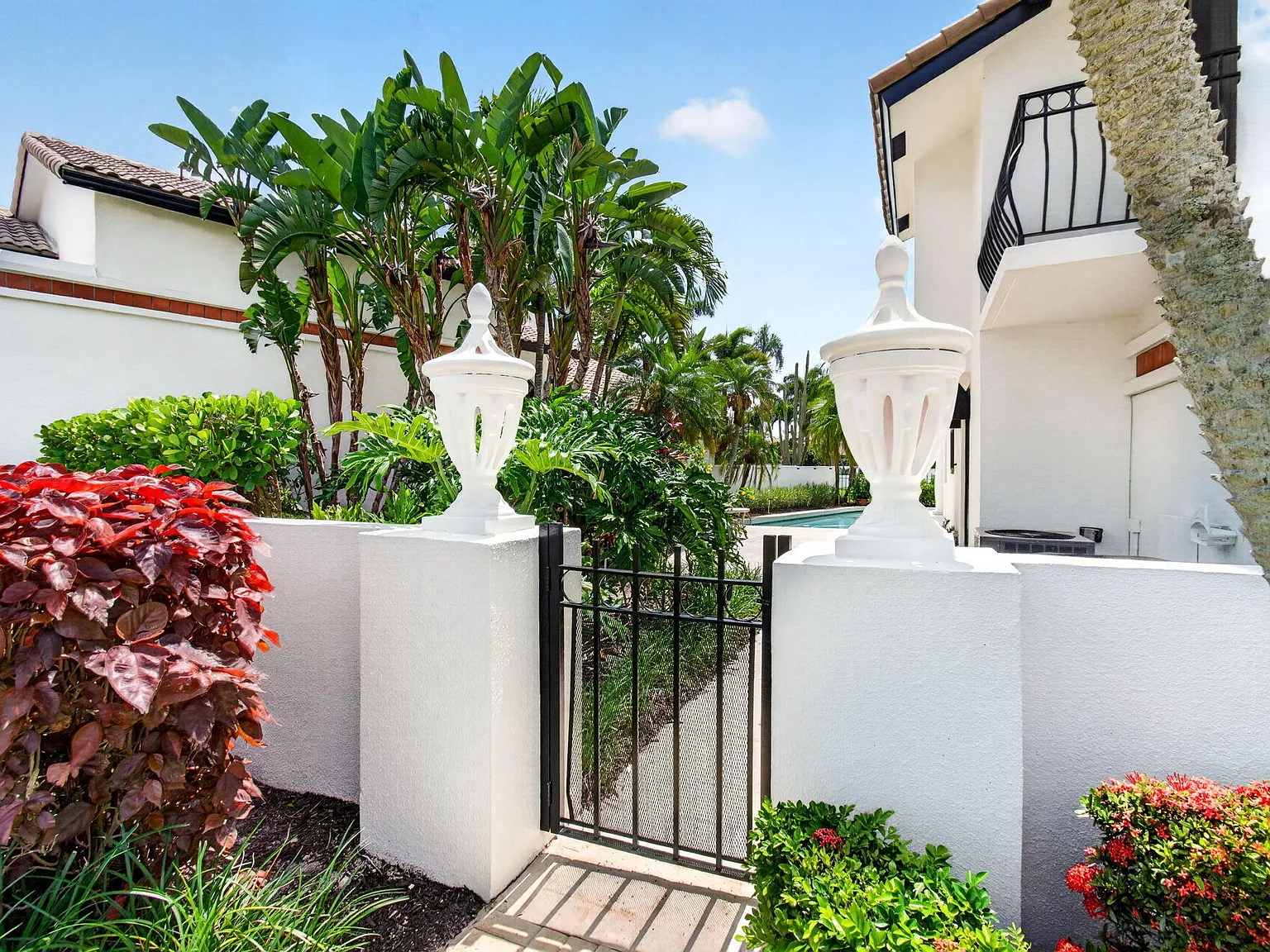 4 bed, 3.0 bath, 3057 sqft, $8,500 — Photo 4