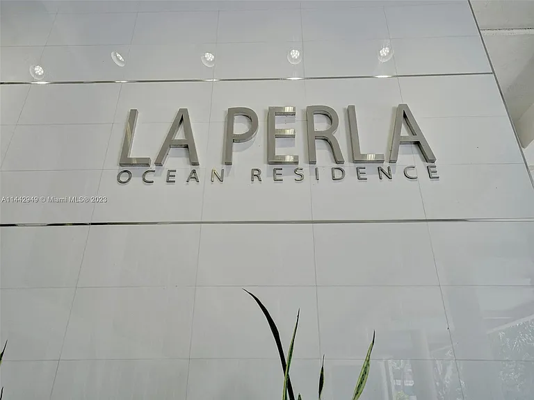 16699 Collins Ave #3204 — Photo 37