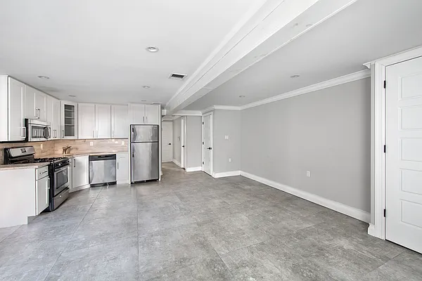 Rented by Brown Harris Stevens | media 10