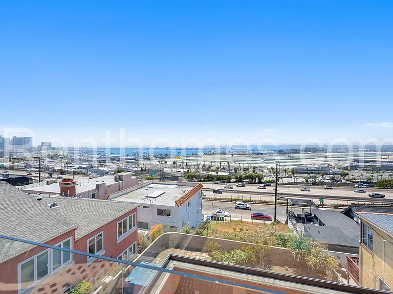 2940 Columbia St — Photo 64