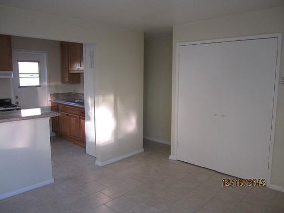2nd image of 4215 1/2 Winona Ave