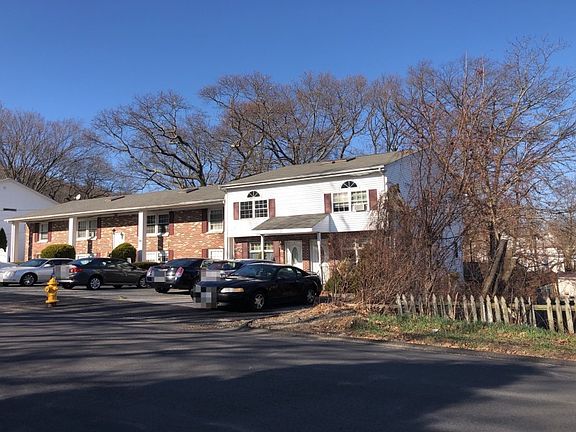 2nd image of 201 Reservoir Ave APT 4