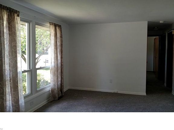 3rd image of 864 Valley Dr NW