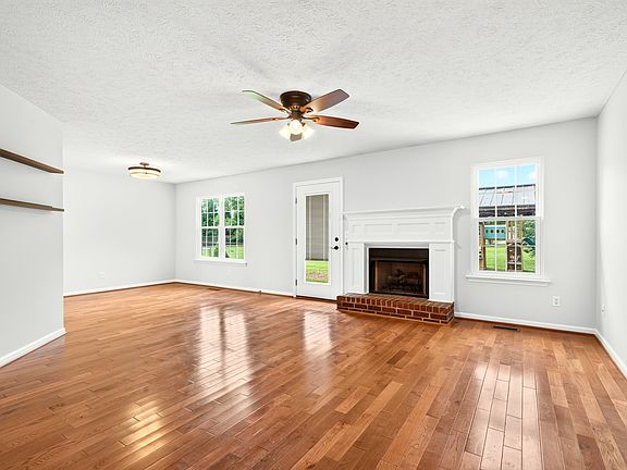5th image of 3125 Kerrybrook Dr