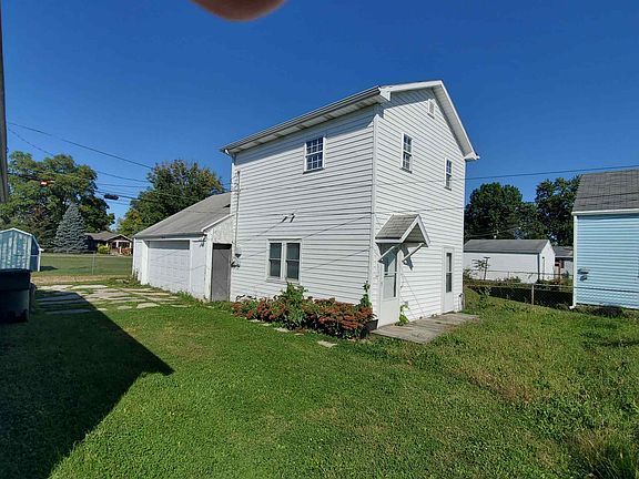 2nd image of 2412-2412-2412.5 West Dr #9