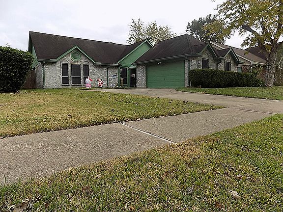 2nd image of 1027 Oxford Dr