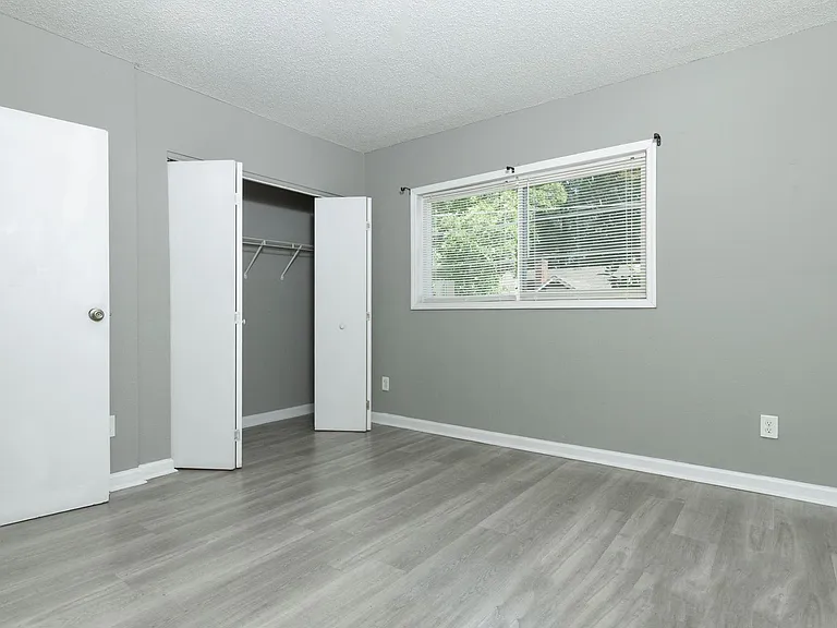 1834 John Calvin Ave — Photo 10