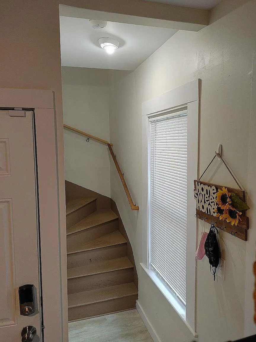 5 bed, 3084 sqft, $2,850 — Photo 2