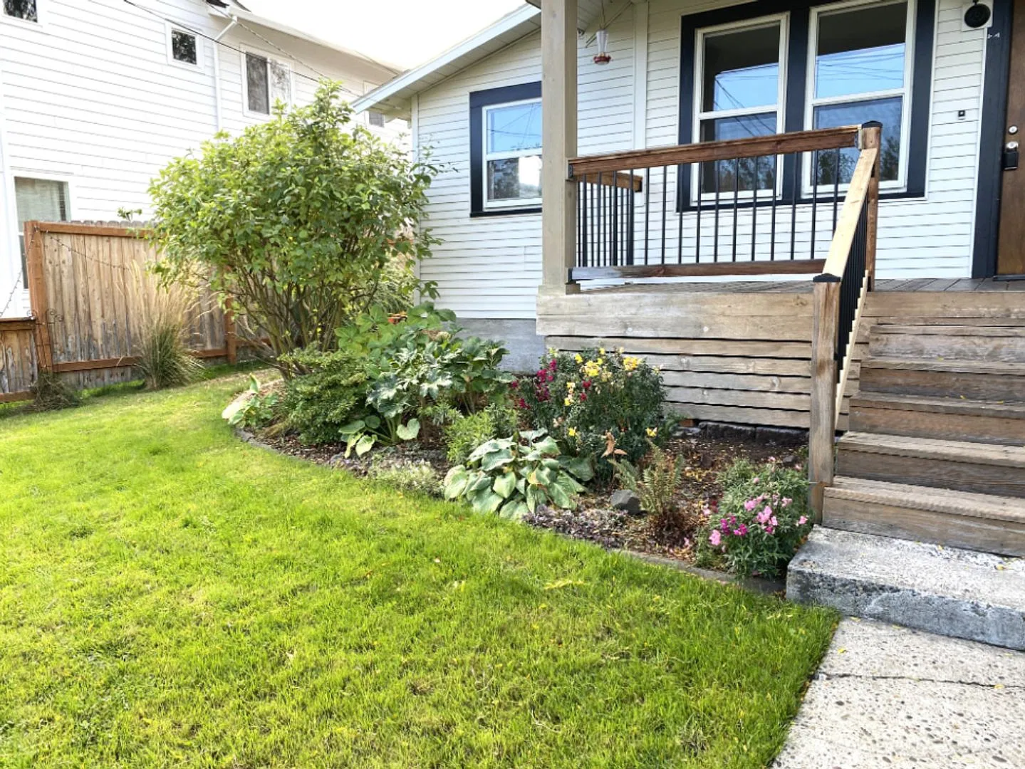 Updated 1928 Bungalow — Photo 2